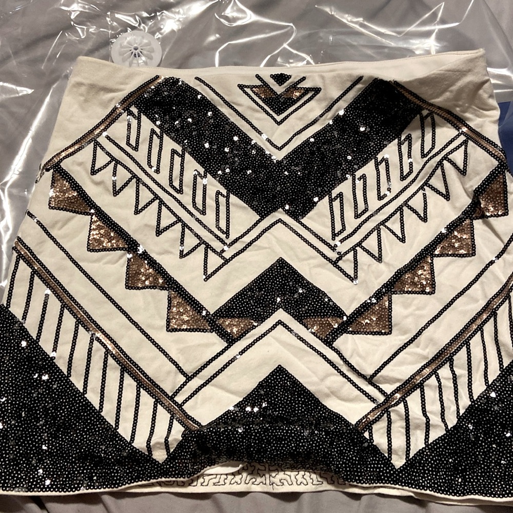 Size large stretchy sequined skirt. From express worn once